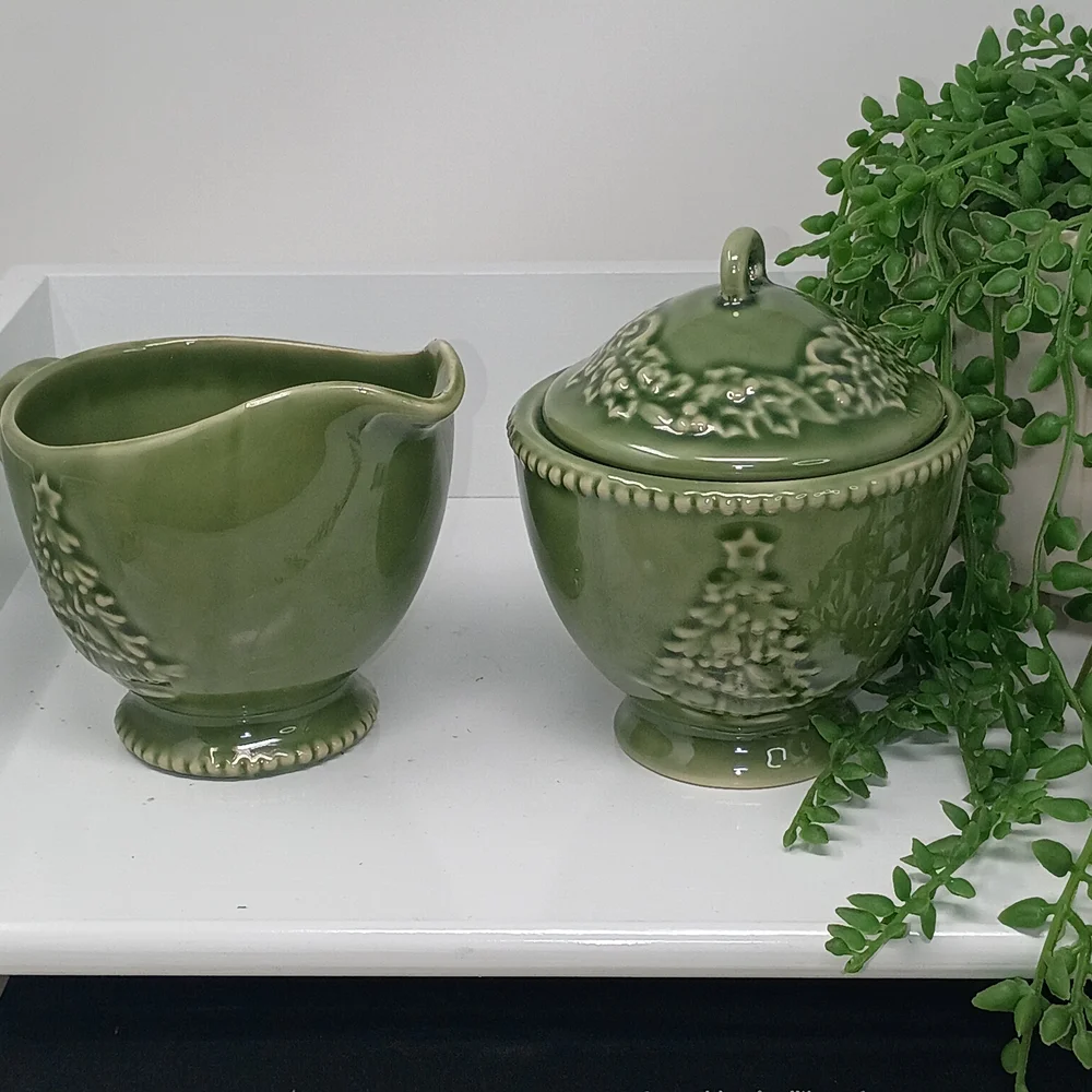 Cracker Barrel Green Serveware Set